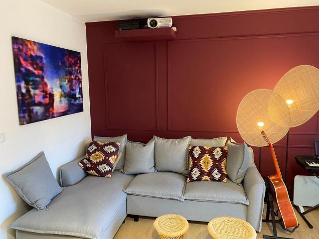 Renovated apartment 10 min from Paris with balcony overlooking the Seine 1 bedroom & 1 bathroom