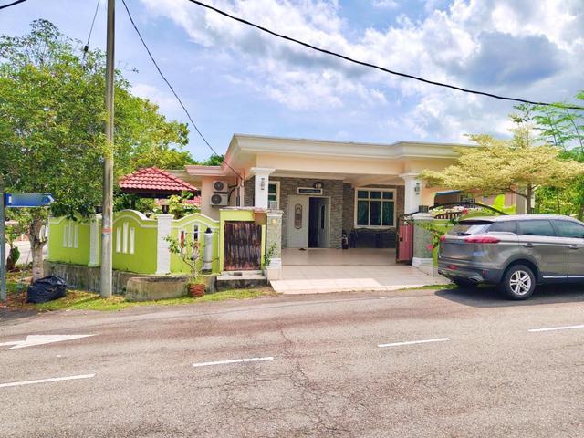 Renovated Banglo Setingkat Corner Lot Desa Salak Setia Salak Tinggi