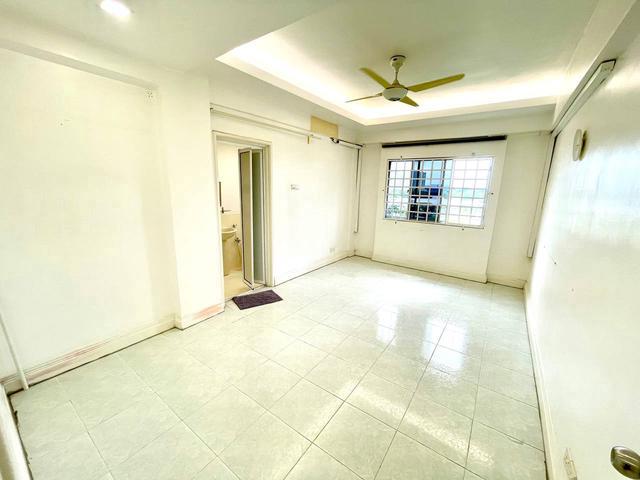 RENOVATED BIG SIZE Apartment Anggerik Villa 2 Bandar Teknologi Kajang