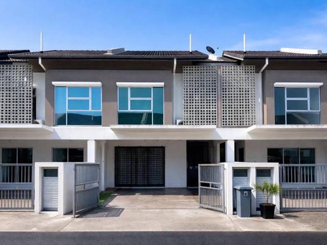 RENOVATED BIG UNIT Double Storey Terrace Penduline Bandar Rimbayu