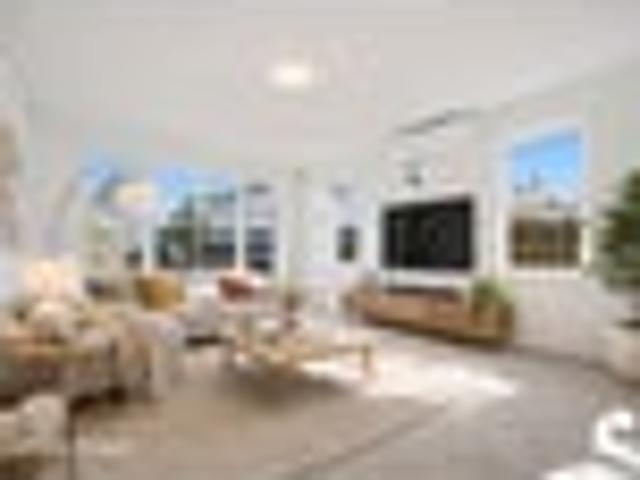 Renovated Brick & Tile in Double Westlake Zone