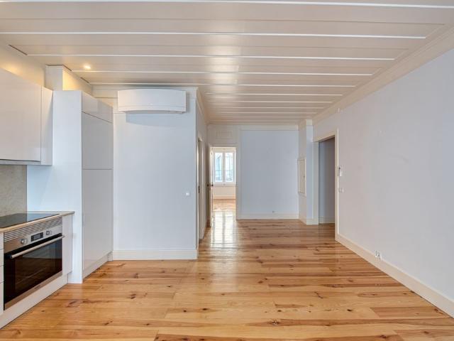 Renovated & Bright Lisbon Apartment