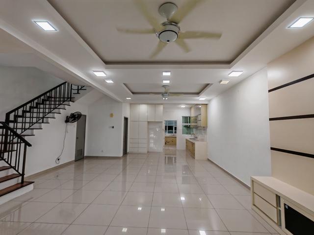 RENOVATED GOOD CONDITION 2 Storey Terrace Azelia Elite Bukit Banyan