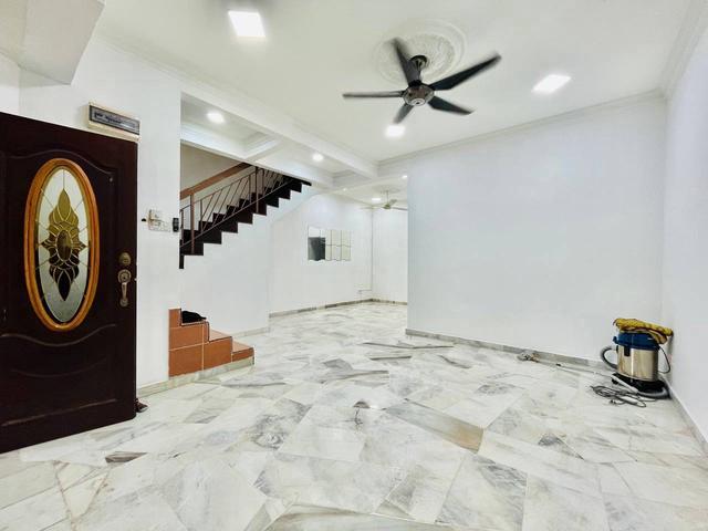 GOOD ROI 9 Renovated Double Storey Seksyen 7 Jalan Ferum Shah Alam