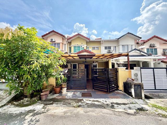 RENOVATED Double storey taman dato demang seri kembangan