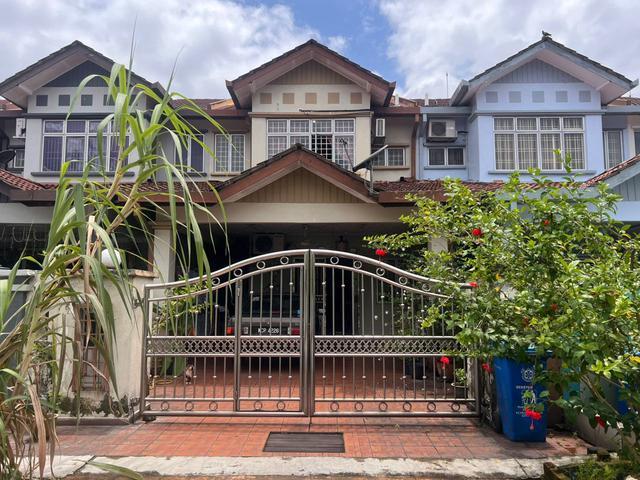 Renovated Double Storey Terrace At Sek 23