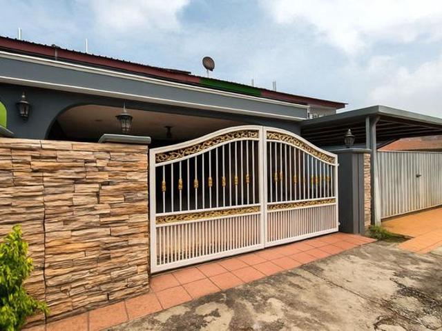 RENOVATED Double Storey Terrace Bukit Beruntung Rawang For Sale