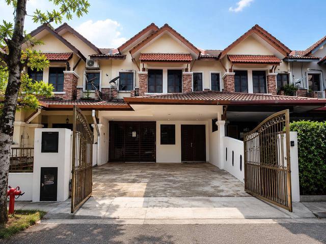 RENOVATED Double Storey Terrace Bandar Nusaputra Puchong Near Cyber