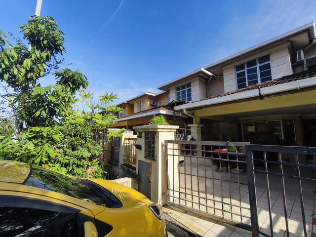 Renovated Double Storey Terrace Desa Latania Seksyen 36 Shah Alam