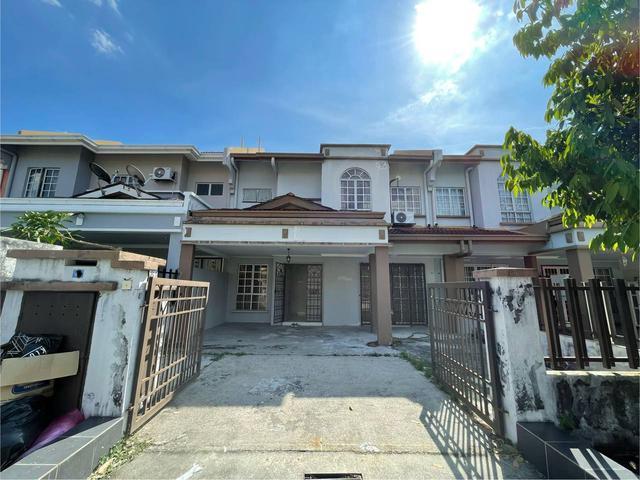 RENOVATED Double Storey Terrace DSentral Bandar Seri Putra Kajang