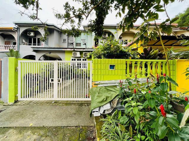 MURAH RENOVATED Double Storey Jalan Tebing Dua Seksyen 8 Shah Alam