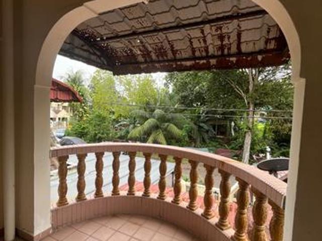 Renovated Double Storey Terrace Kitchen Extended Freehold