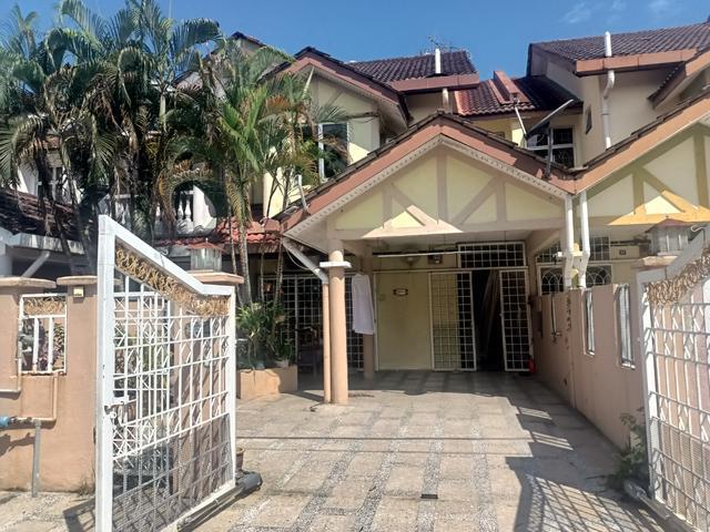 Renovated Double Storey Terrace Seksyen 4 Bangi