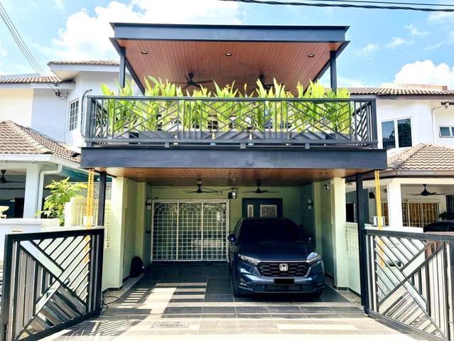 RENOVATED Double Storey Terrace Taman Desa Serdang Seri Kembangan