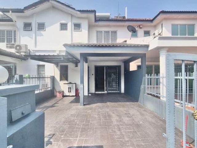 Renovated Double Storey Terrace Taman Puchong Utama