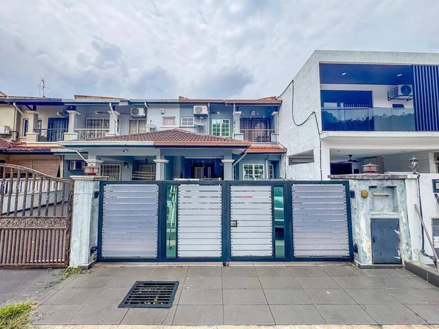 RENOVATED Double Storey Terrace Taman Puncak Jalil PUJ 4