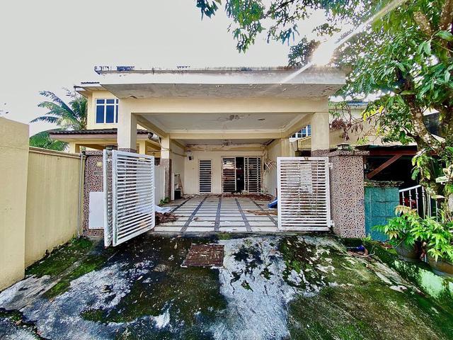 RENOVATED Double Storey Terrace Taman Saujana Puchong SP 7 Selangor