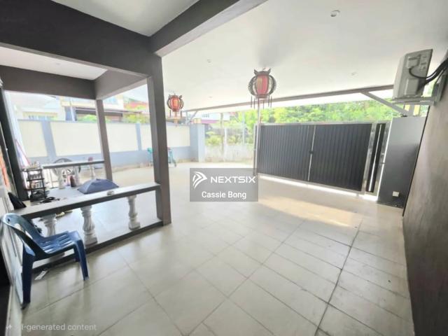 Renovated double storey house offers a modern and comfortable living environment. Facing south for better indoor comfort, and located in a gated and guarded community for added security