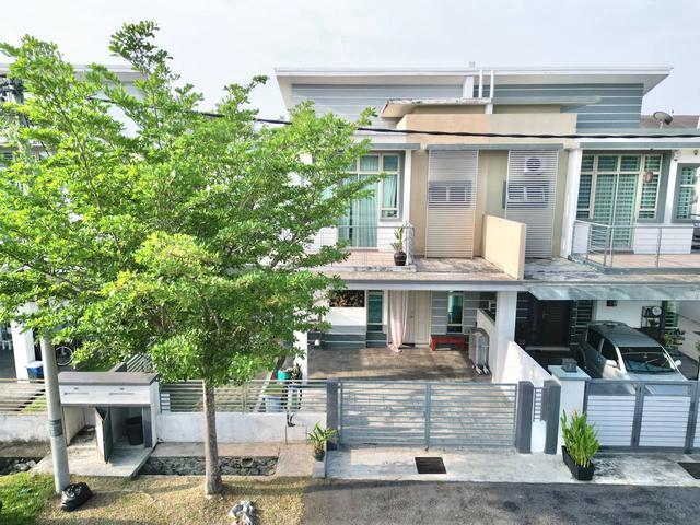 RENOVATED Double Storey SemiD Cluster Royal Ivory Saujana Putra 10