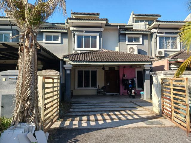 RENOVATED Double Storey Superlink AMODA Saujana Rawang NEAR SURAU