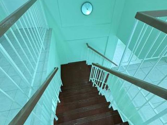 4 Rooms Renovated duplex large corner apartment in PJ with strata