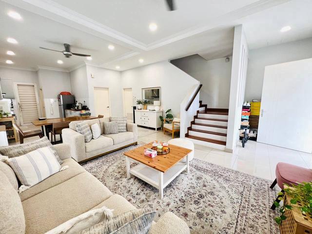 RENOVATED END LOT 2 Storey Terrace Pentas 6 Alam Impian Shah Alam