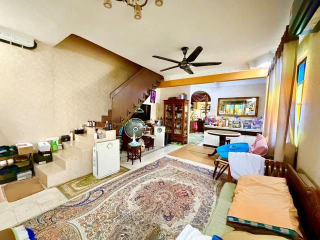 RENOVATED END LOT 3 Storey Terrace Taman Seraya Ampang
