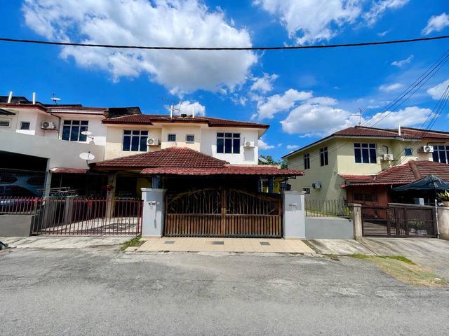 Renovated End Lot Taman Semenyih Mewah Double Storey Terrace