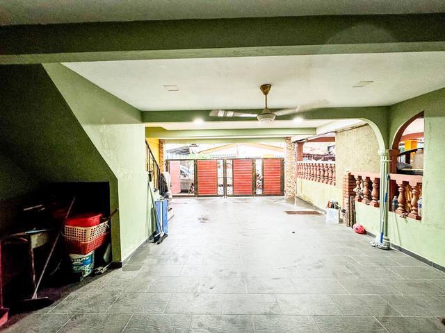 RENOVATED End Lot Double Storey PJS 2 Petaling Jaya