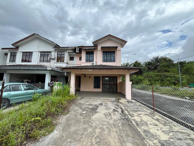 Renovated End Lot Facing Playground Perfect Family Home Desa Kasia