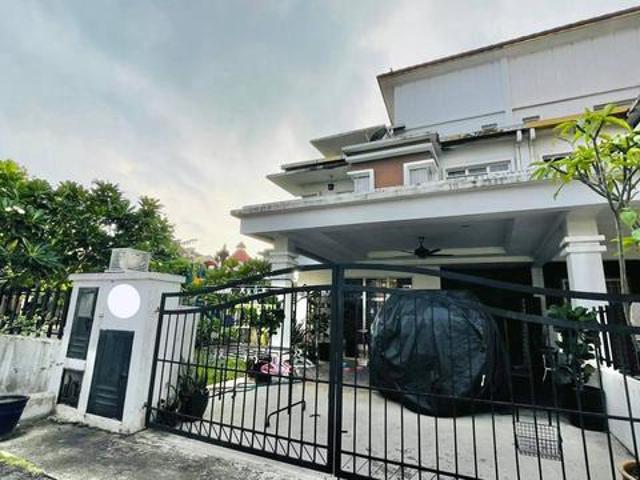 Renovated End Lot Semi Detached House Taman Kipark Puchong