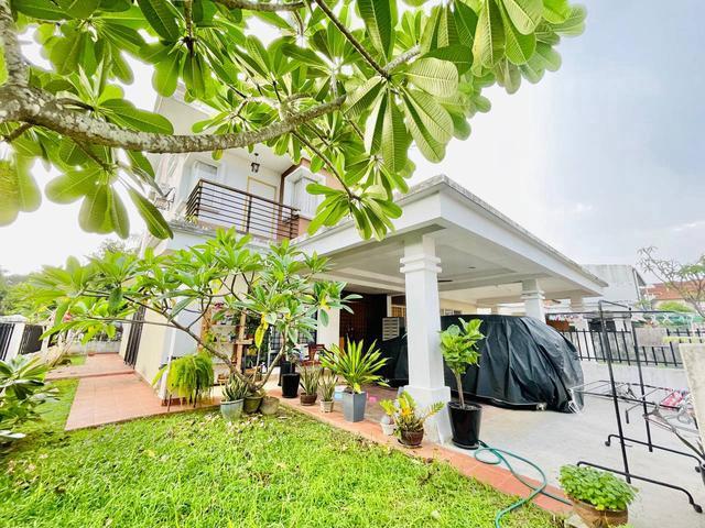 Renovated End Lot SemiD 3 Storey Taman Kipark Puchong