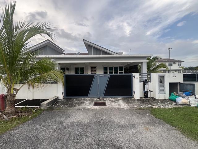 Renovated Endlot SEMID 1 Storey Taman Desa Salak Pekerti Sepang