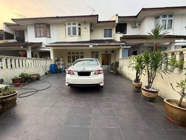 Renovated Extended 2 Storey Taman Molek