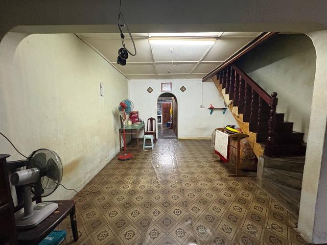 Renovated Extra land backyard Teres Tmn Serdang Jaya Sri Kembangan