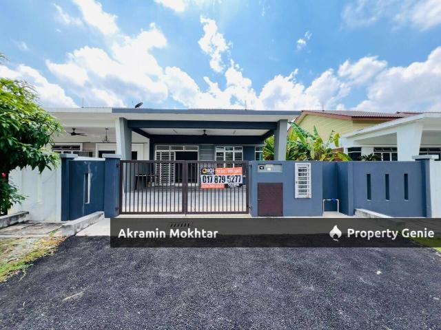 Renovated & Extra Land | Single Storey Semi Detached Taman Sri Kandi Jenjarom Selangor