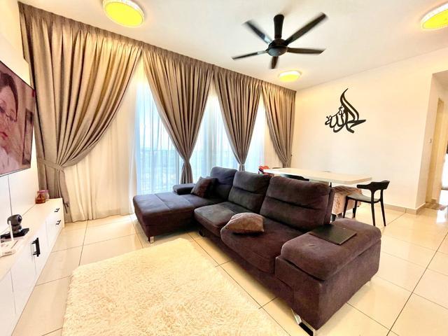 RENOVATED FOR SALE CYBERJAYA Condominium Lake Point Residencel
