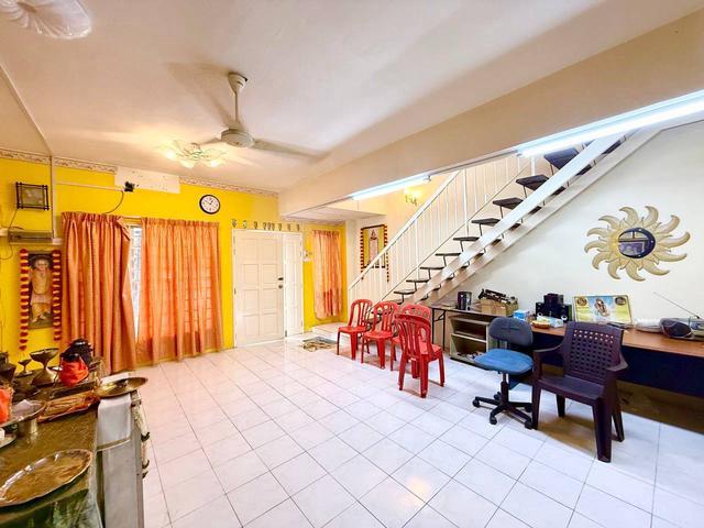 RENOVATED FACING OPEN 2 Storey Jalan Temenggung Bandar Mahkota Cheras