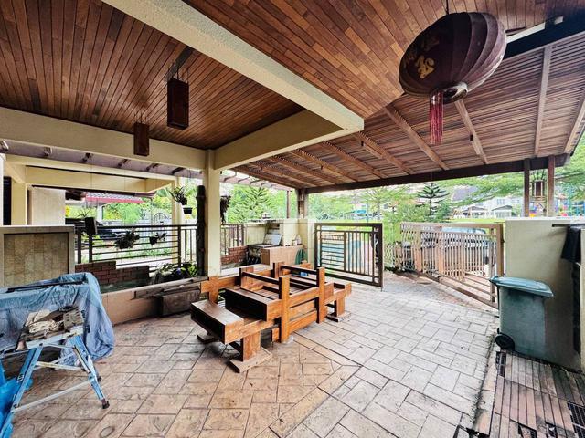 RENOVATED FACING OPEN Depan Park Double Storey Greenlane