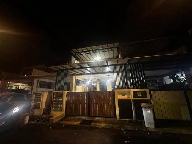 Renovated Facing open Teres 2 Tingkat Jalan Bangau Telok Panglima