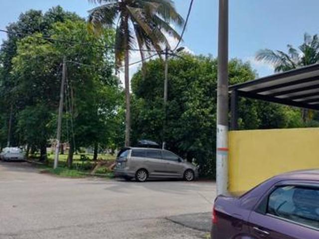 Renovated Facing Padang End Lot Jalan Seri Damak Taman Sri Andalas