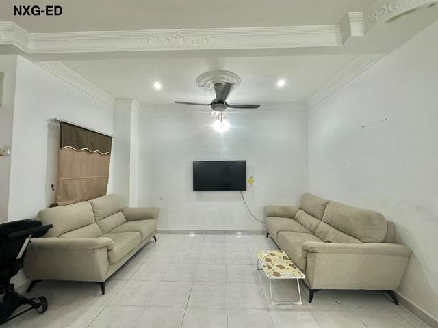 RENOVATED FACING PARKING 2 Storey House Seksyen 7 Shah Alam