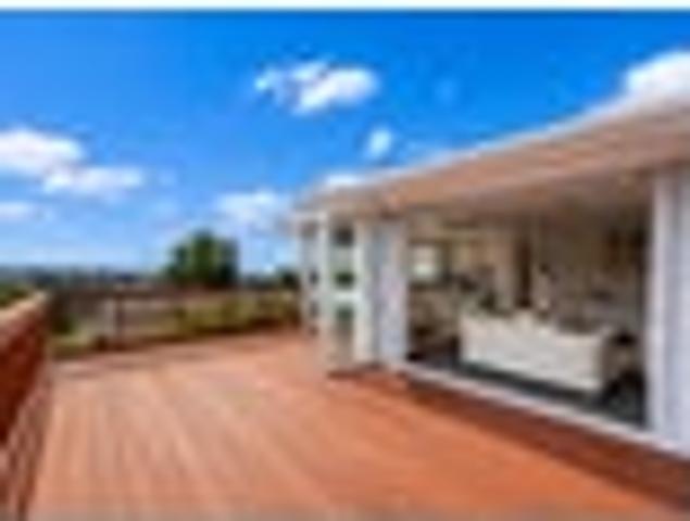 Renovated Family Haven on 809m2 Land