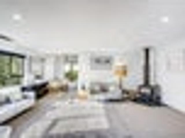 Renovated Family Home on 954sqm more or less