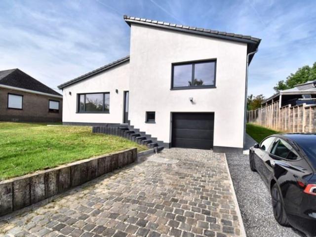 Renovated family home with garden and garage in Overijse
