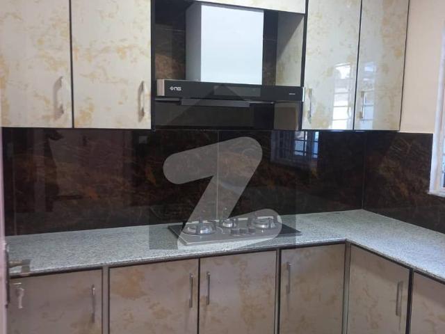 Renovated Flat For Sale With 10 Marla Extraland