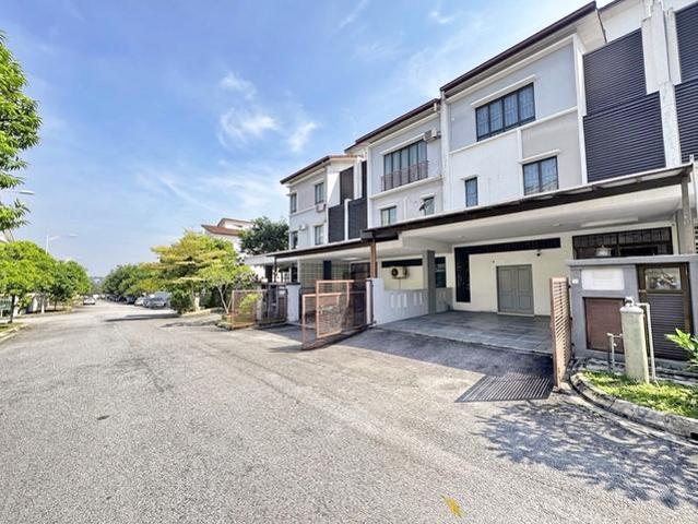 RENOVATED FREEHOLD 3 Storey Semi Terrace House Taman Tropika 2 Bangi
