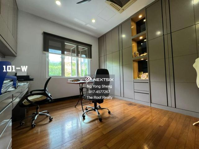 Renovated freehold double storey terrace with 2 bedrooms and an extended kitchen. Non Bumi intermediate lot, 14x55, conveniently located in Johor Jaya. RM388K nego