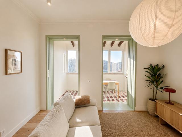 Renovated & Fully Equipped T2+1 in Campolide