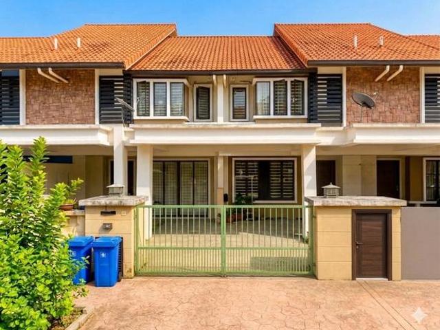 RENOVATED FULLY EXTEND Double Storey Jalan Tun Teja Alam Impian